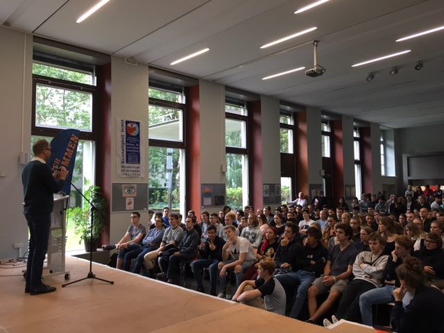 Besuch Von Stefan Liebich An Der Elinor Ostrom Schule